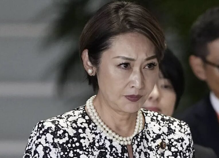 三原じゅん子　美容クリニック通いが波紋！国会“禁足中”に外出？